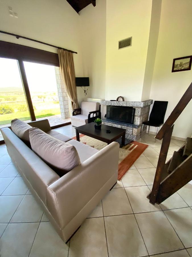 Lithos Villas 암피키아 외부 사진
